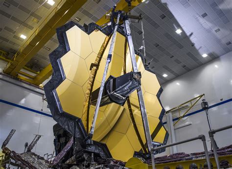 Nasas James Webb Space Telescope Shows Off Its Shiny New Mirror Bgr