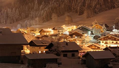 Christmas in Morzine | Treeline Chalets | Catered and self catered ski ...