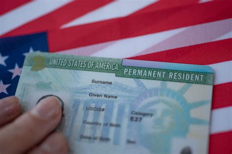 Learn The Differences Between Being A Green Card Holder And A Us Citizen