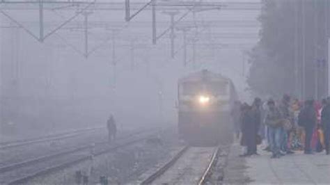 Dense Fog Engulfs Delhi North India 26 Trains Running Late Dense Fog Engulfs Delhi North