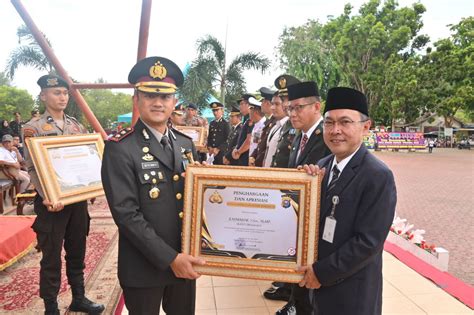 Hadiri Upacara Hut Bhayangkara Ke Bupati Terima Penghargaan Dari