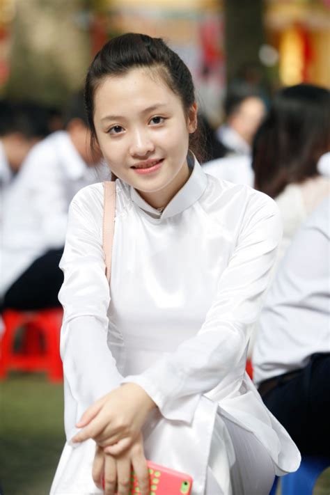 3 nữ sinh học giỏi xinh đẹp như hot girl