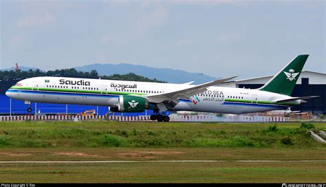 HZ AR33 Saudi Arabian Airlines Boeing 787 10 Dreamliner Photo By Flee