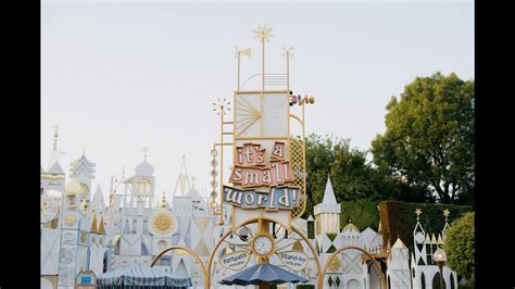 Naked Year Old Wandered Around Disneylands Its A Small World Ride CA Cops Say