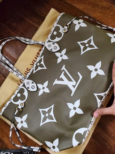 Rare And Limited Edition Louis Vuitton Neverfull Mm Giant Monogram In Khaki Luxury Bags