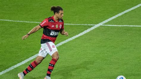 Willian Ar O Do Flamengo Pode Ter Bens Penhorados Caso N O Pague O