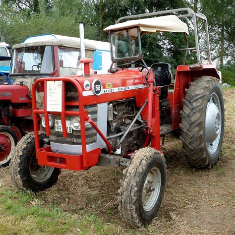 Mf Steht Im August Zur Oldtimerausstellung Am Baiersr Der Hof