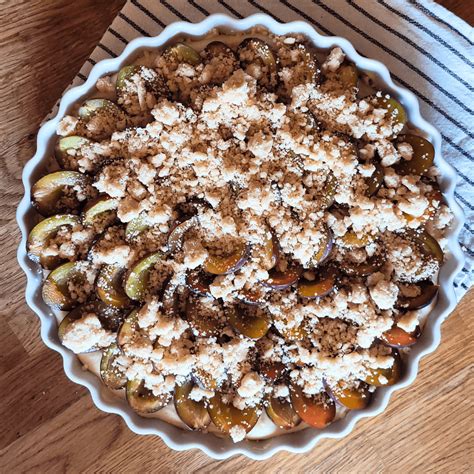 Saftiger Zwetschgendatschi mit Sauerteigboden KRÜMELIG