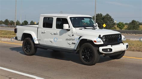 2024 Jeep Gladiator Spy Photos Glimpse Updated