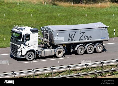 Volvo Fh Tipper Hi Res Stock Photography And Images Alamy