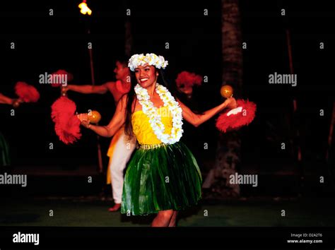 Hawaii Maui Hula Dancer At Old Lahina Luau Stock Photo Alamy