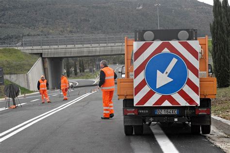 Cantieri Sempre Aperti Sulla A Di Giuseppantonio Pressa Autostrade