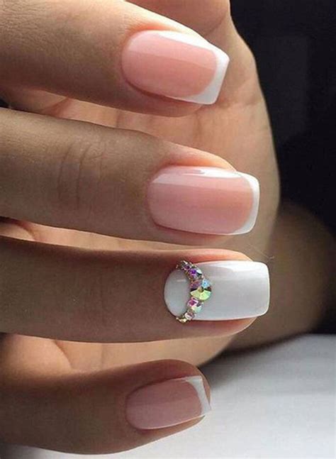 U As Con Pedrer A Para Una Manicura Elegante Y Delicada Que Combine Con