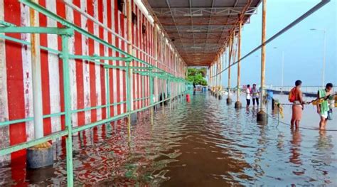 Tamil Nadu Rains Red Alert In Five Districts Schools Colleges Shut