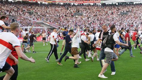 Geldstrafe Durch Den Dfb Euro F R Platzsturm Warum Sich Der