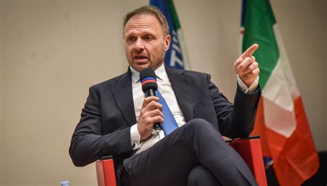 Chi Francesco Lollobrigida Da Fdi Al Ministero Dell Agricoltura E