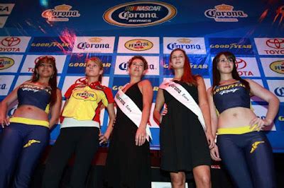 Las Porristas Mas Sexys Edecanes De La Nascar Corona