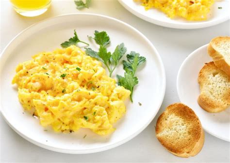 Huevos revueltos perfectos para el desayuno - PequeRecetas