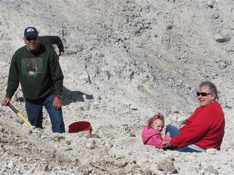 Gillespie Family: Geode Hunting in May