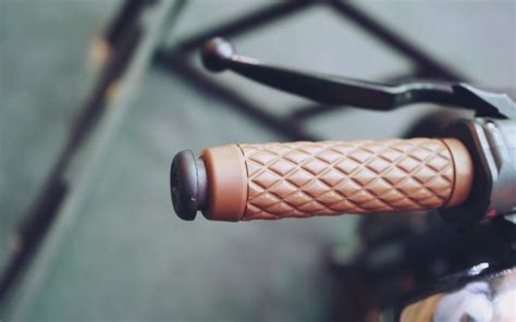 6 Essential Bicycle Handlebar Accessories | Mackadams UK