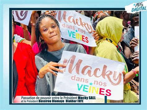 Images Passation De Pouvoir Entre Le Président Macky Sall Et Le