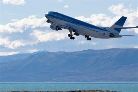 Aerol Neas Argentinas R Cord De Pasajeros Transportados En Semana Santa