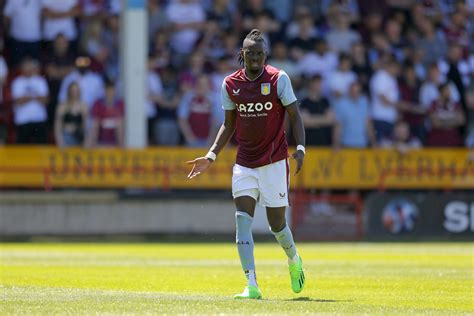 Aston Villa Winger Bertrand Traore Joins Istanbul Basaksehir Fk On Loan