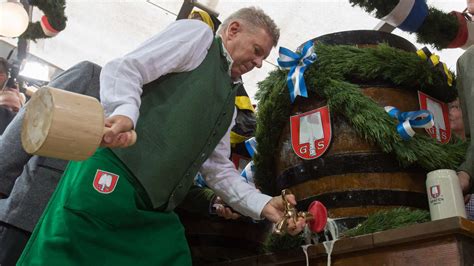 Oktoberfest Das Steckt Hinter Dem Geheimnis Des Anzapf Rituals