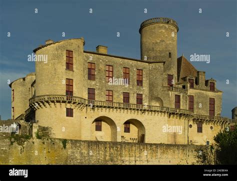 The Chateau De Duras In The Winter Sun Stock Photo Alamy