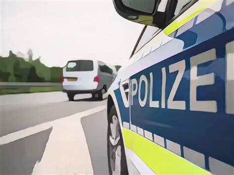 Unfall zwischen zwei Lkw auf der A9 Schaden über 100 000 Euro