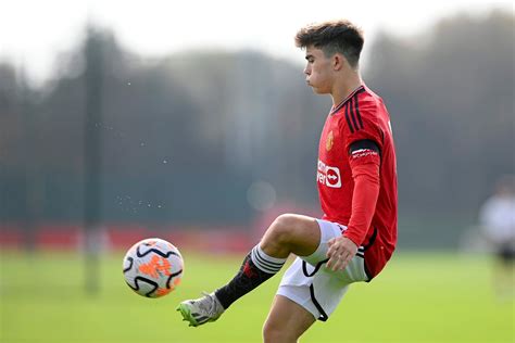 Harry Amass Is Manchester United S Future Left Back And Is Player To