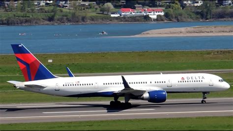 Delta Airlines Boeing N Tw Takeoff From Pdx Youtube