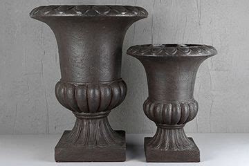 Kruka Pokal Brun 61cm från Alot 1150 00 kr Planter pots Decor