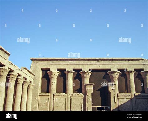 Egypte temple d Horus à Edfou Stock Photo Alamy