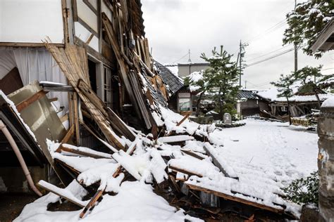 Japan Quake Toll Hits 161 As Snow Hampers Relief Nepalnews