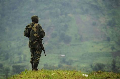 Rdc Les Mutins Prennent Un Poste Fronti Re Avec L Ouganda Un Casque