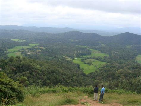 Madikeri Tourism > Travel Guide, Best Attractions, Tours & Packages