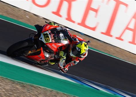 Sbk 2019 Jerez Risultato Superpole Race Vince Bautista Melandri Terzo Insella