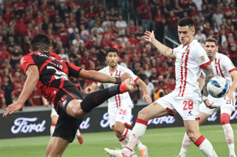 Conmebol Divulga áudio Do Var Do Lance Polêmico Em Athletico X Estudiantes