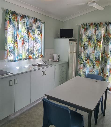 Standard Cabins In Kin Kora Village Gladstone Queensland — Gladstone