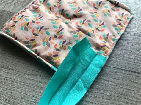 Easiest Square Hot Pads With Hand Pockets Beginner Sewing Projects