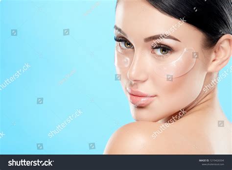 Cute Girl Nude Make Naked Shoulders Foto Stok 1219426594 Shutterstock