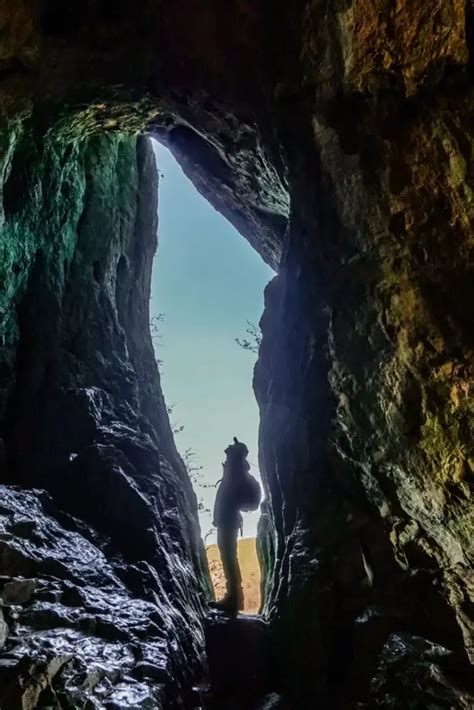 Thor's Cave Walk In The Beautiful Manifold Valley, Peak District