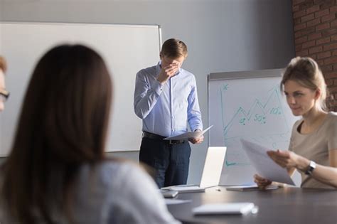 Chứng Ngại Giao Tiếp Trước đám đông Glossophobia Là Gì Dấu Hiệu Giải