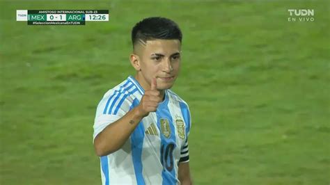 Gol de Argentina Thiago Almada la pone en el ángulo para el 0 1