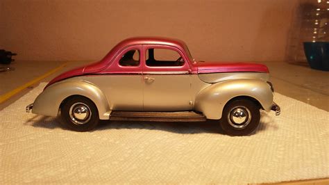 1940 Ford Standard Coupe Plastic Model Car Kit 125 Scale