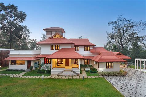 Traditional Bungalow In Kozhikode / Calicut - Indian - Exterior - Other ...