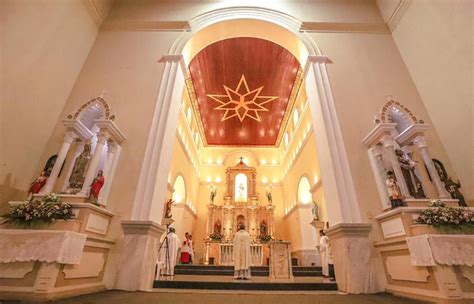 Imagem Da Padroeira De Teresina Reconduzida Ao Altar Mor Da Igreja De