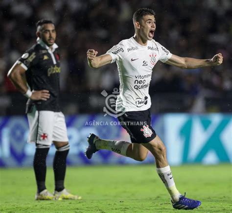 Gabriel Moscardo Assina Contrato Psg E Fica Emprestado Ao Corinthians