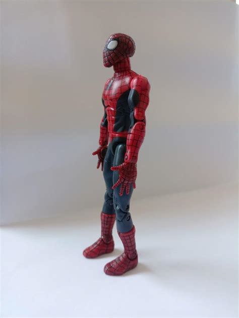 Toybiz Super Poseable Spiderman With Magnetic Leap N Stick Action